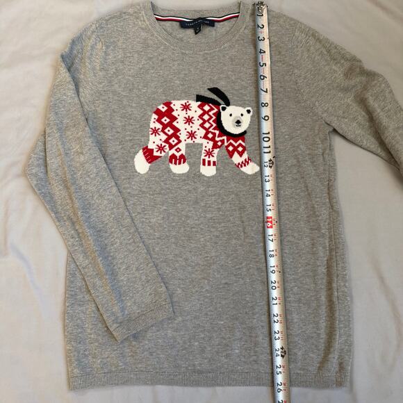 Tommy Hilfiger Gray, Polar Bear with Scarf, Jewel Neck Sweater- M - Picture 7 of 9